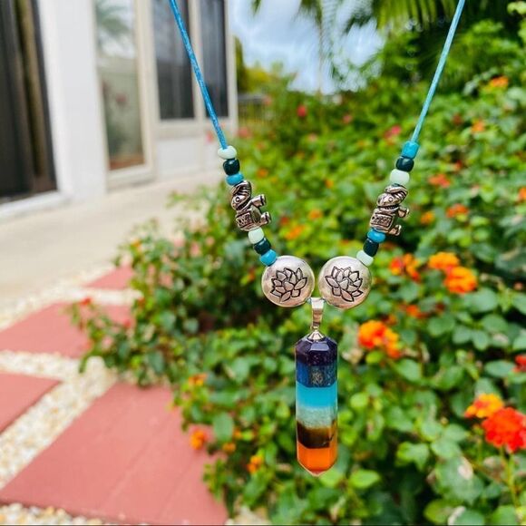 7 Chakra Point Stone Reiki Leather Necklace - Picture 5 of 6
